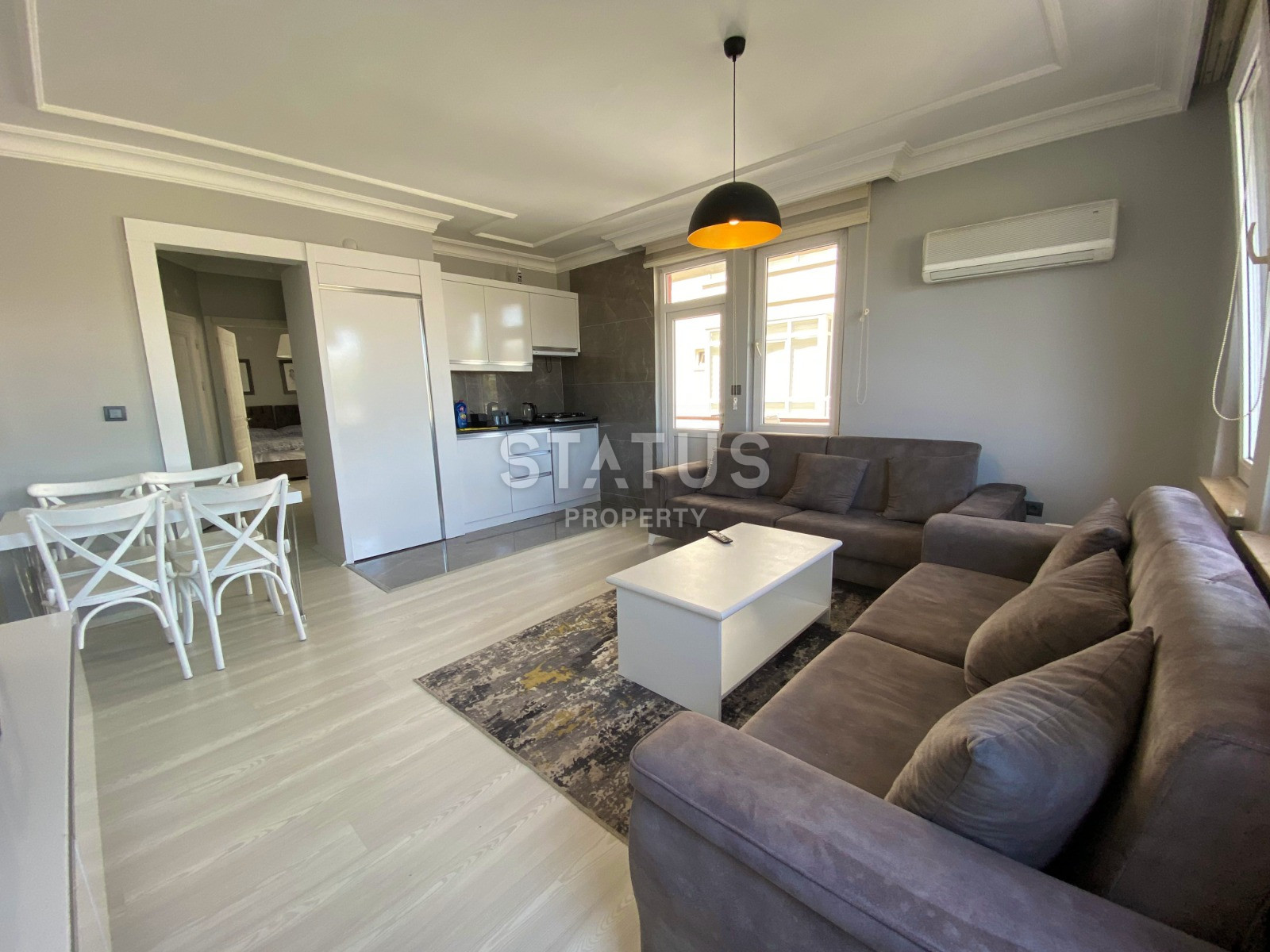 One-bedroom apartment renovated and furnished in the area of the fish market, 65 sq.m. фото 1