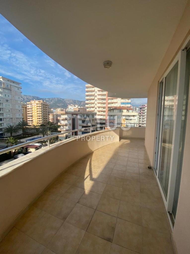 Large two-room apartment 100 meters from the sea in Mahmutlar, 85 m2. фото 2