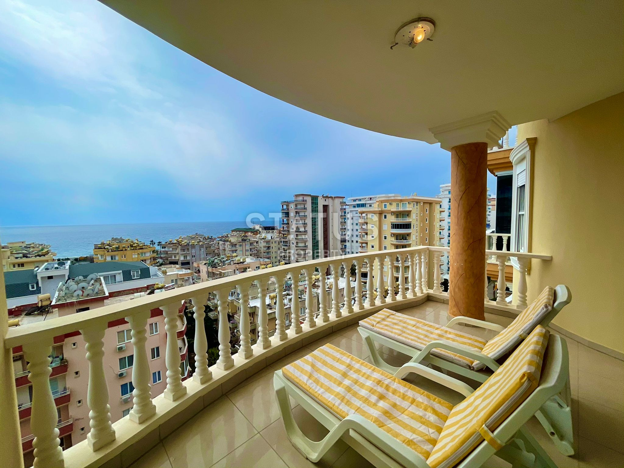 Large apartment 2+1 with sea views in Mahmutlar, 130 m2. фото 1