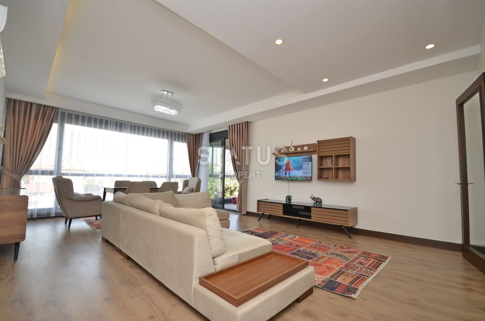 Chic, spacious luxury apartment with sea views, 180m2 фото 2