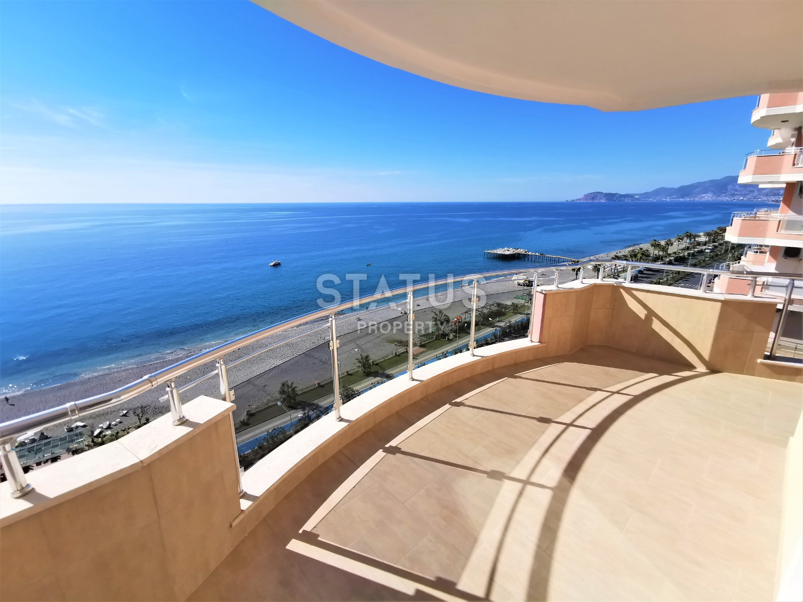 Luxury apartments 2+1 with panoramic sea views in Mahmutlar. 140m 2 фото 1