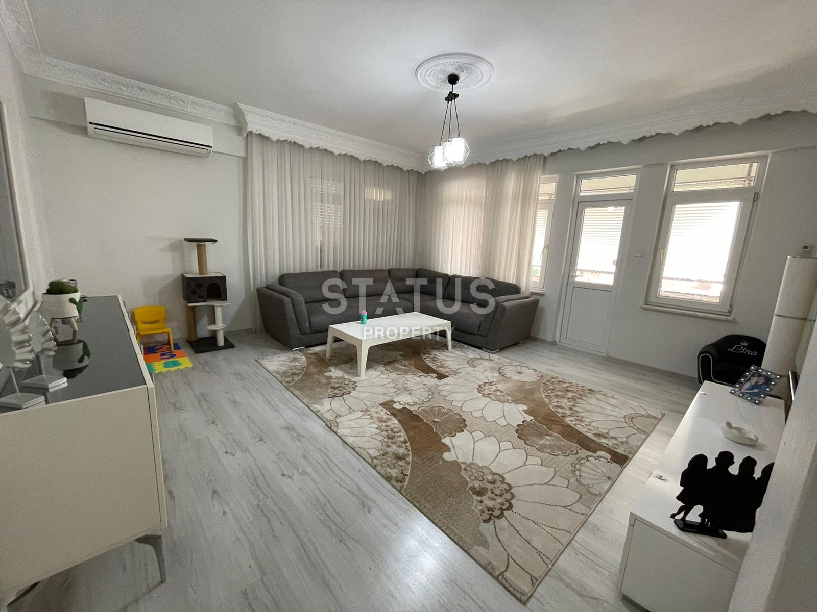 Furnished 3+1 apartment in the center of Alanya within walking distance to Cleopatra beach. 180m2 фото 1