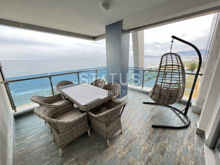 Трёхкомнатная меблированная квартира с прямым видом на море в Махмутларе. 100м фото 1