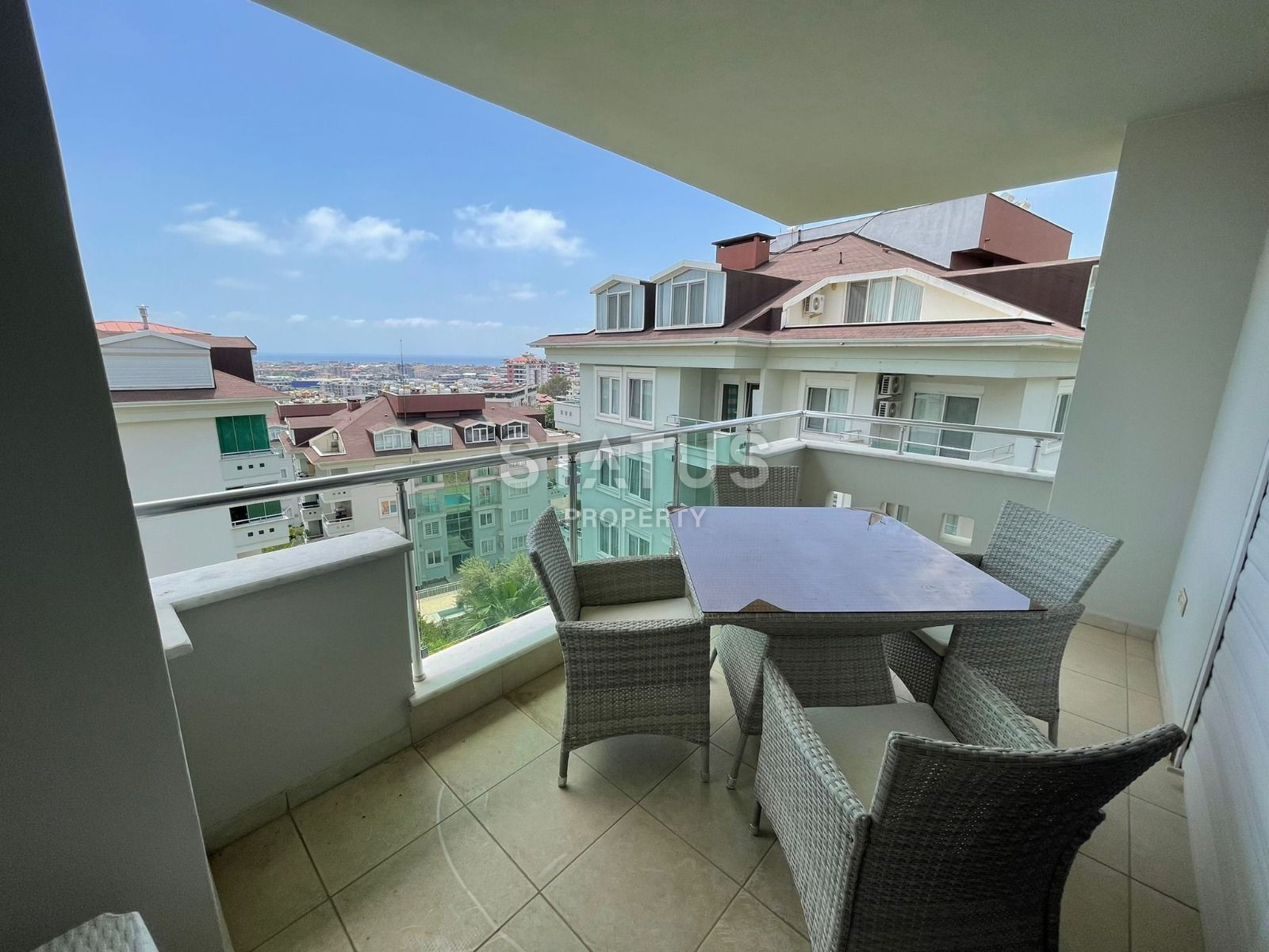 Spacious 2-room apartment with a sea view in a well-known residential complex in the OBA area, 75m2 фото 1