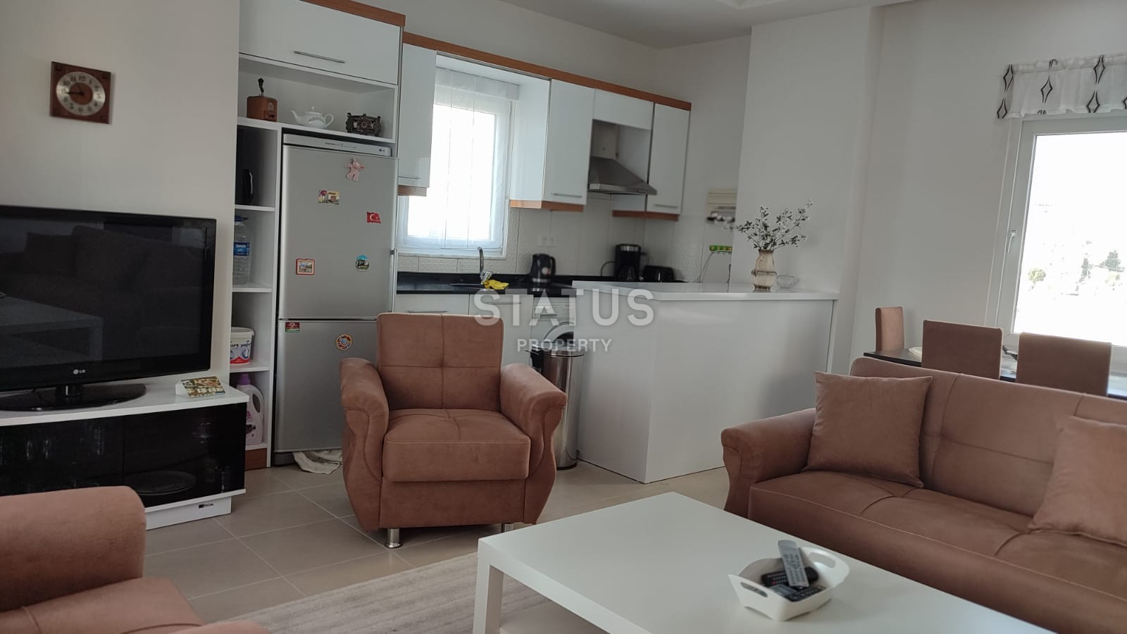 Three-room furnished apartment with a good location in Mahmutlar. 100m2 фото 1