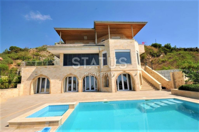 Luxury three-level villa Kargicak, 350m2 photos 1