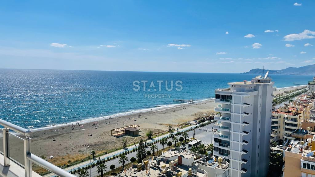 Spacious 3+2 penthouse with sea and mountain views in Mahmutlar, 280 m2 фото 1