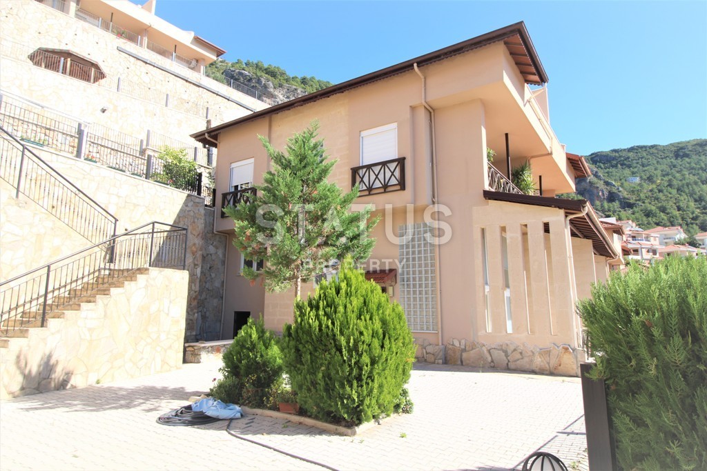 Villa overlooking the sea and mountains, in a complex with infrastructure, 100 m2 фото 1