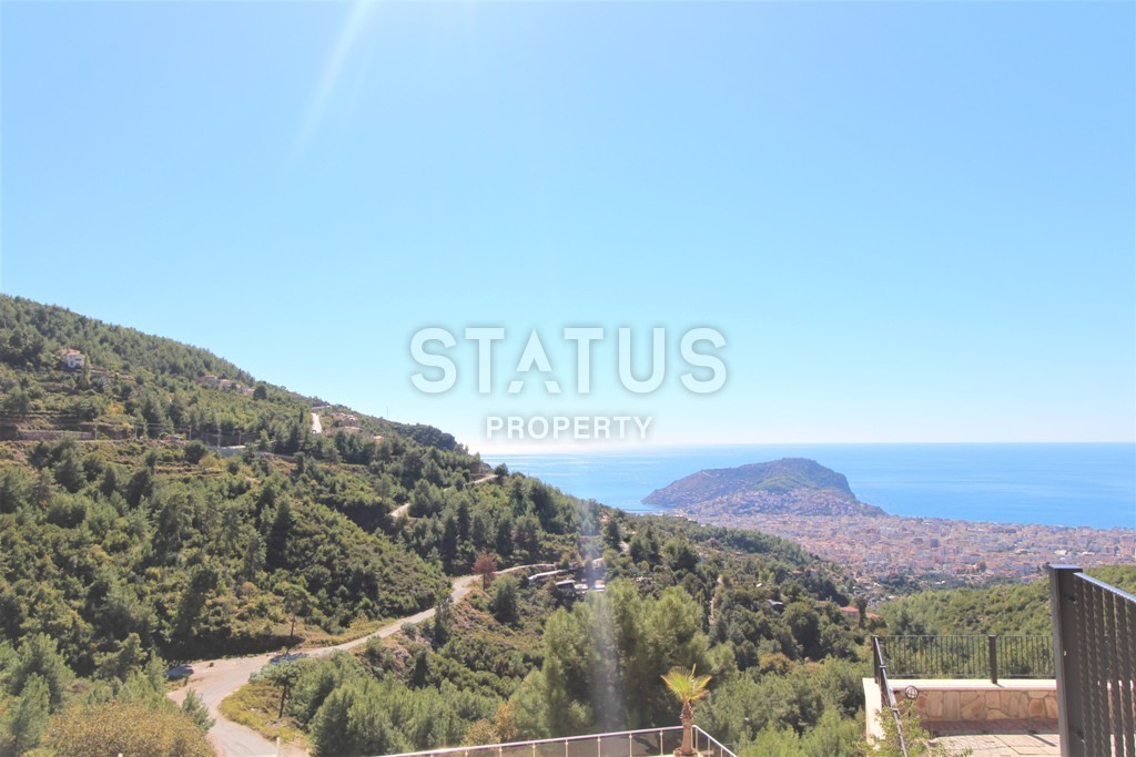 Villa overlooking the sea and mountains, in a complex with infrastructure, 100 m2 фото 2