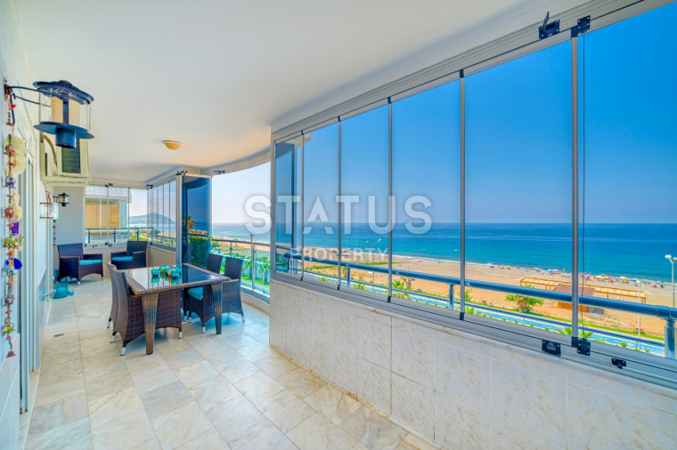 Luxury apartment 2+1 on the beach in Mahmutlar 120m2 photos 1