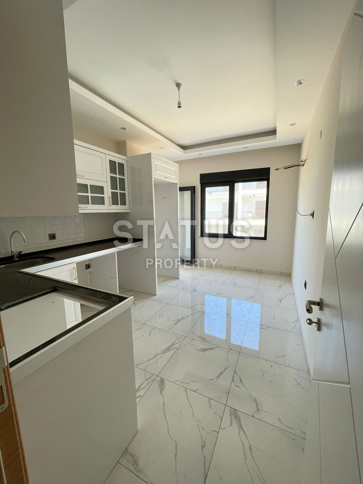 Four-room apartment in a new modern residential complex in OBA. 170m2 фото 1