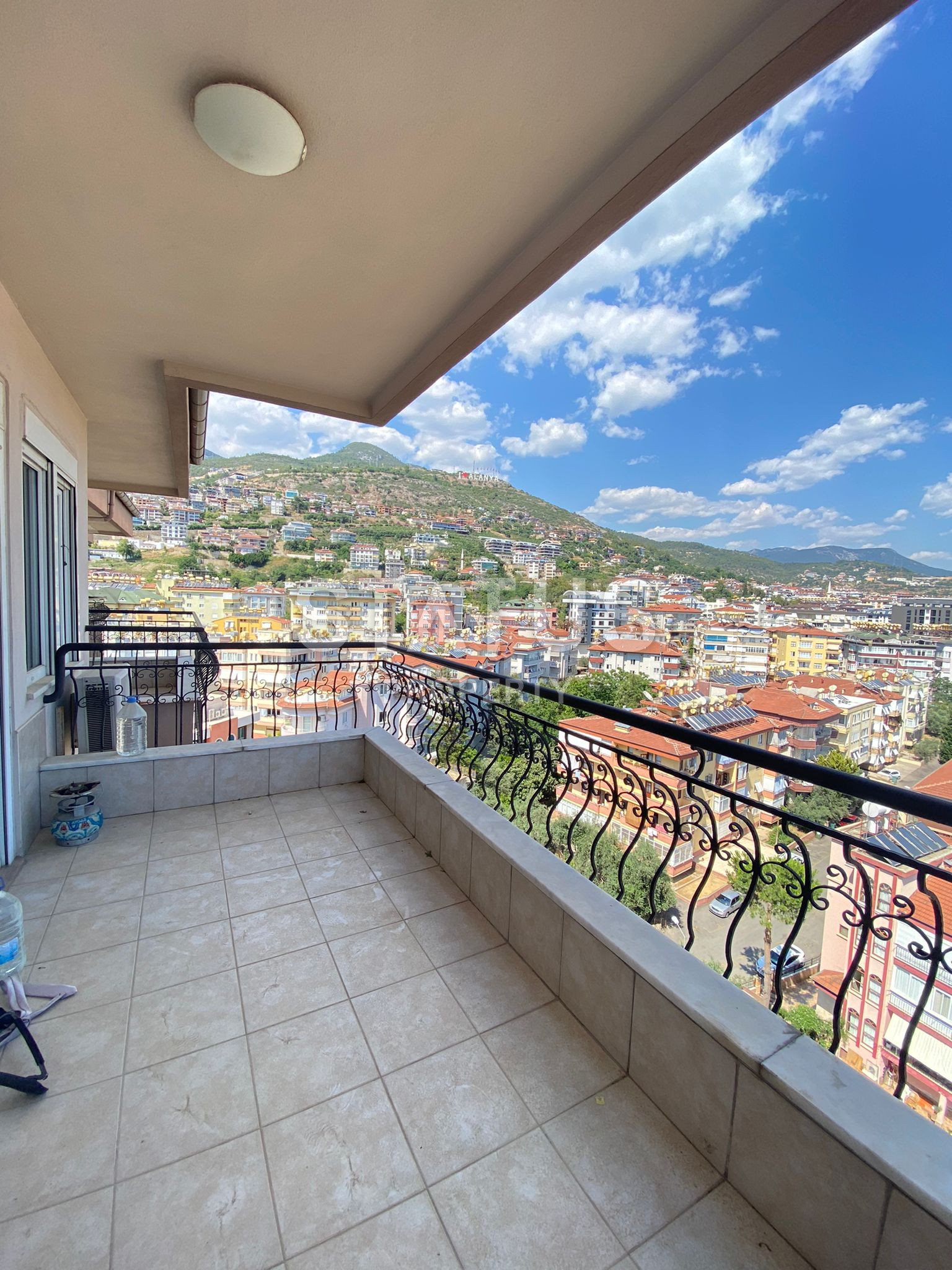 Spacious panoramic duplex in the center of Alanya overlooking the sea. 270m2 фото 2