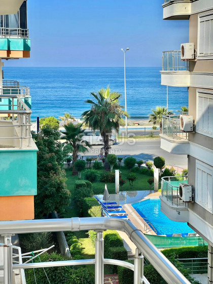 Furnished apartment 2+1 50 meters from the sea 105m2 photos 1