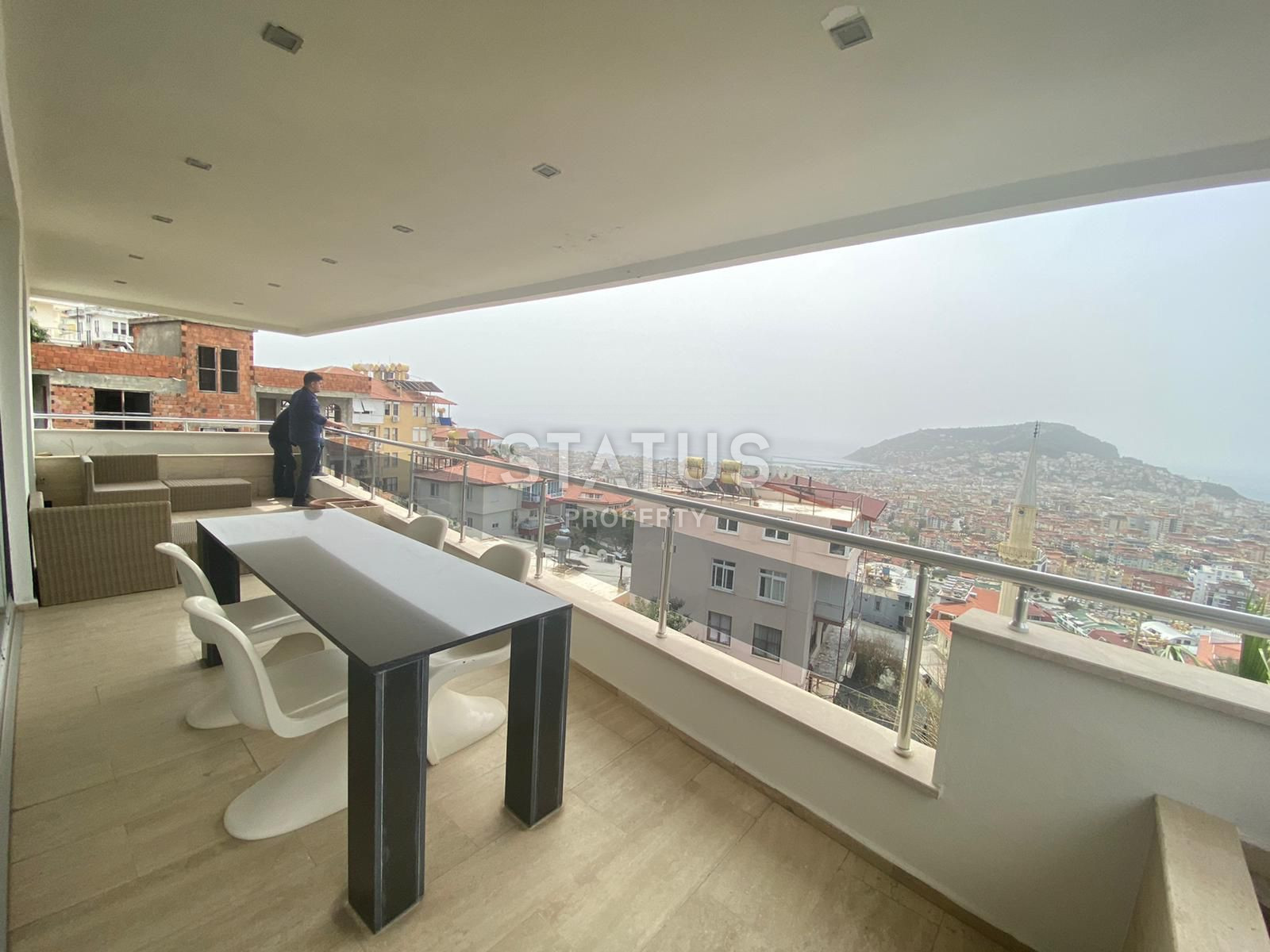 Panoramic two-level penthouse in the Bektash area. 250m2 фото 2