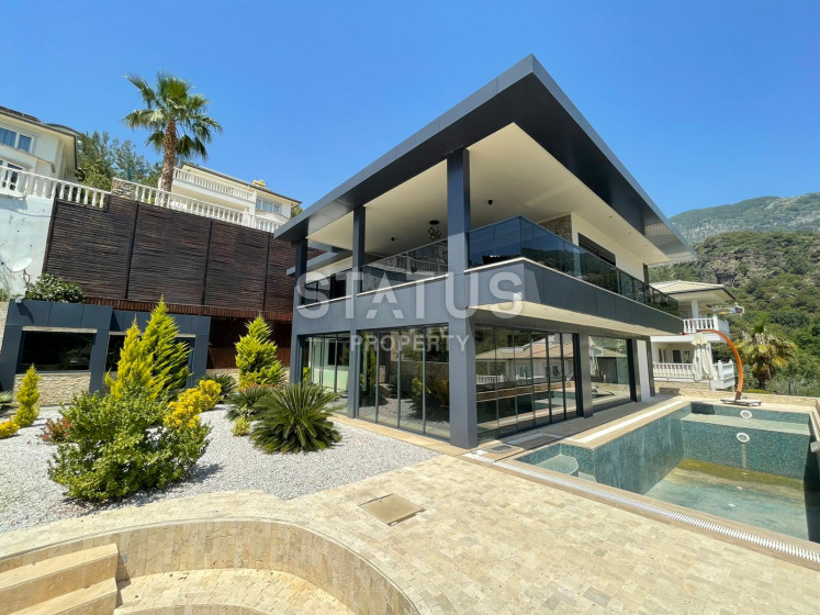 Spacious 3+1 villa for connoisseurs of comfort and aesthetics in Tepe. 300m2 photos 1