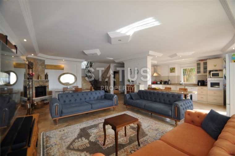 Very spacious 3+1 apartment in Townhouse in Cikcilli. 220m2 photos 1