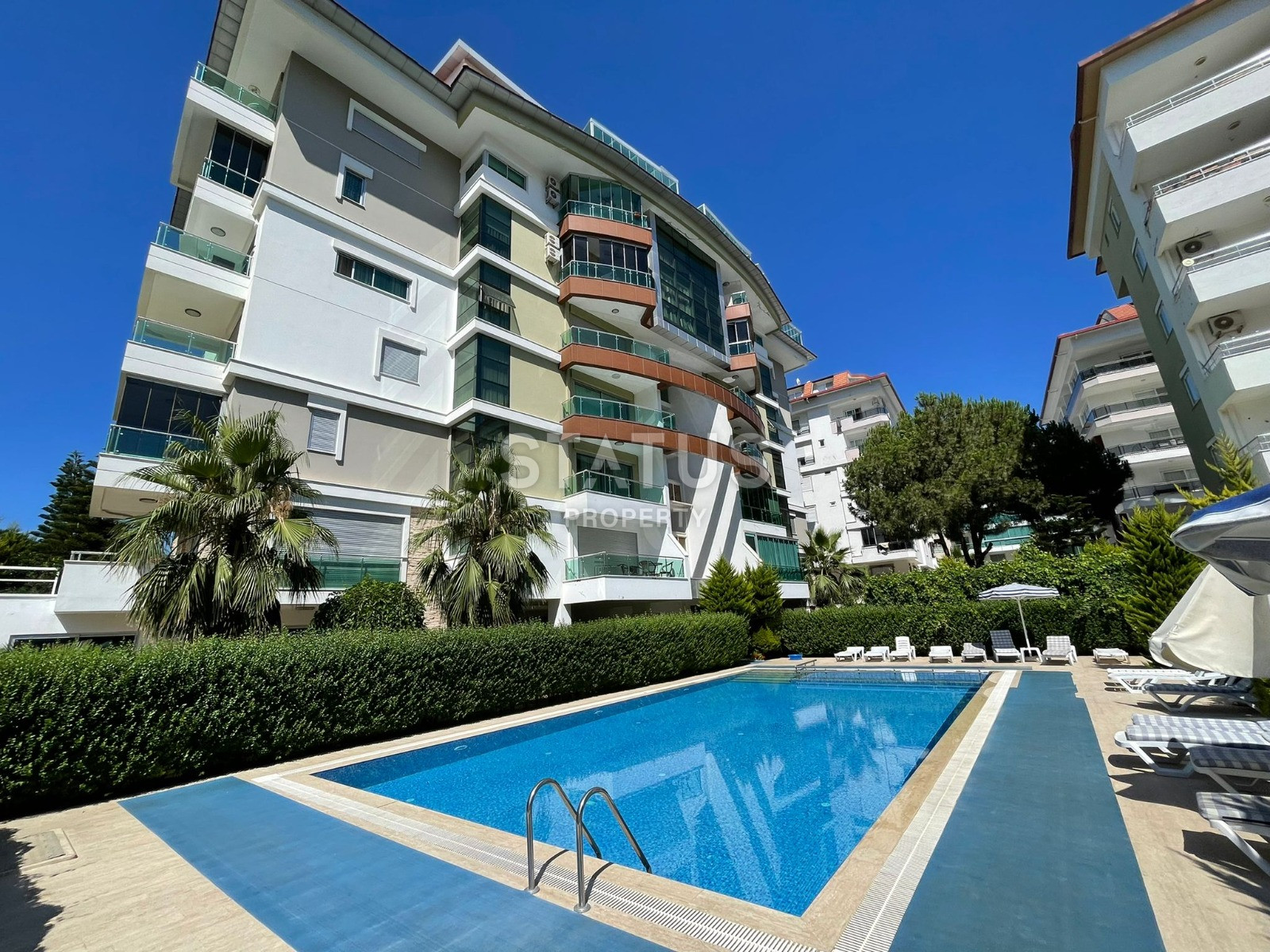 Luxurious view penthouse in Kestel with a 3+1 layout and a total area of 170 m2. фото 1