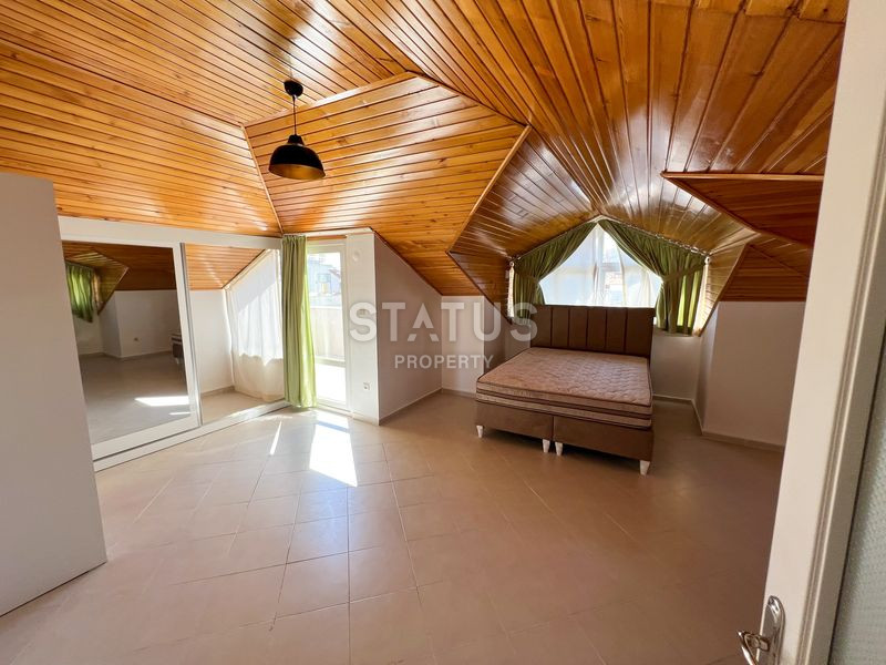 Spacious duplex in the center of Alanya 350m from the sea. 170m2 фото 1