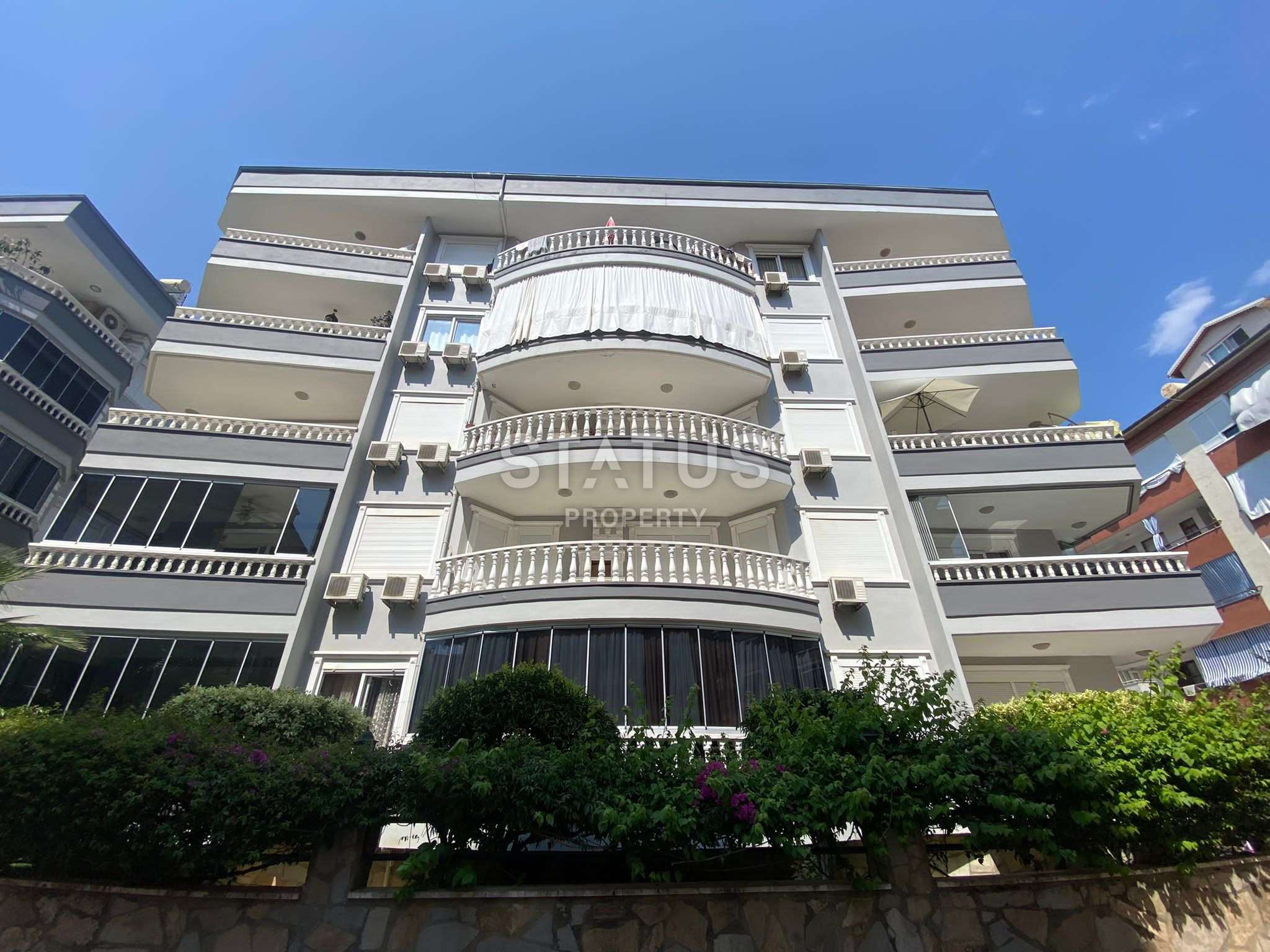 Three-room furnished apartment 300m from the sea in OBA. 115m2 фото 2