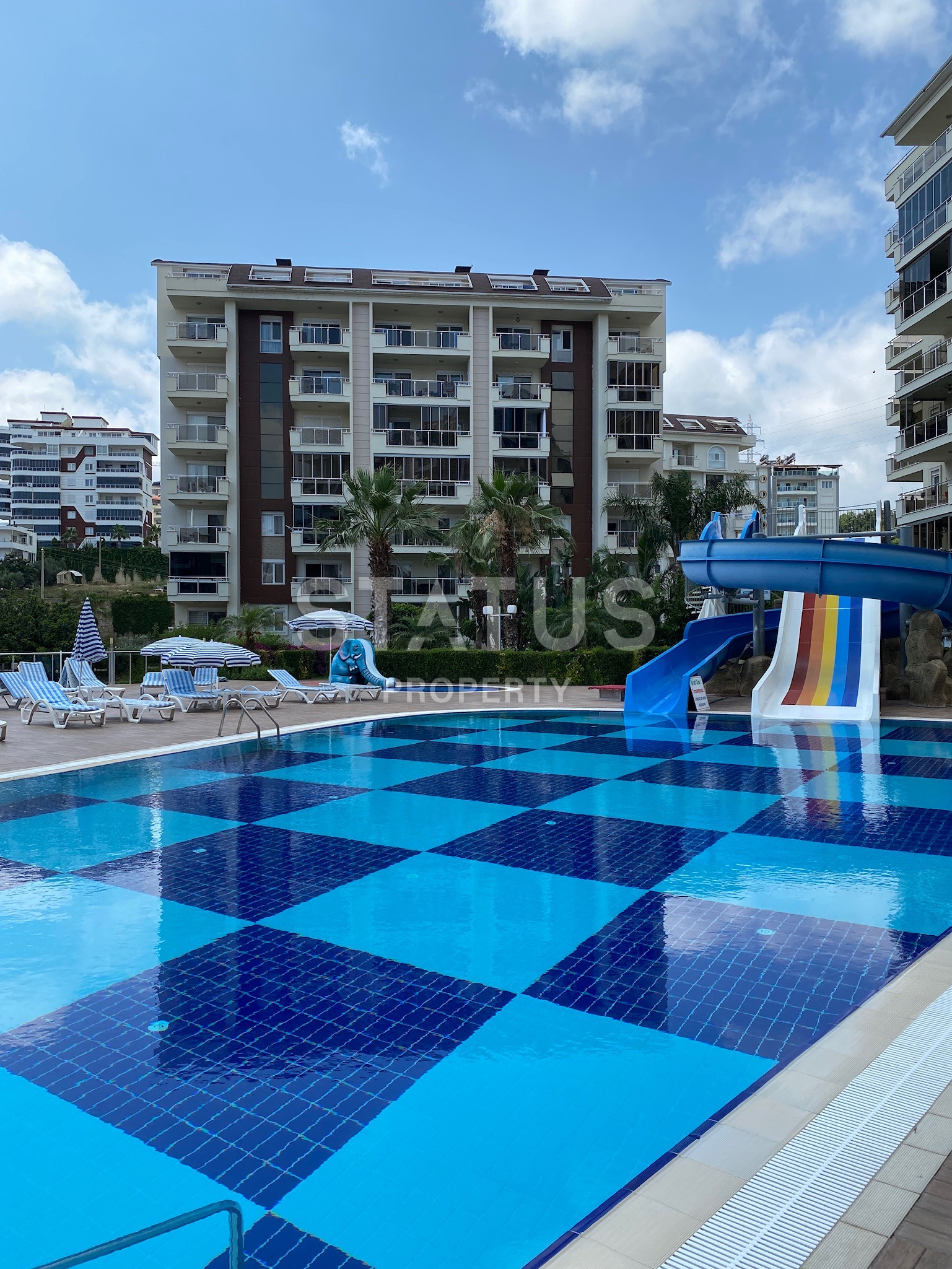 Three-room furnished apartment in a well-known residential complex in Avsallar. 70m2 фото 1