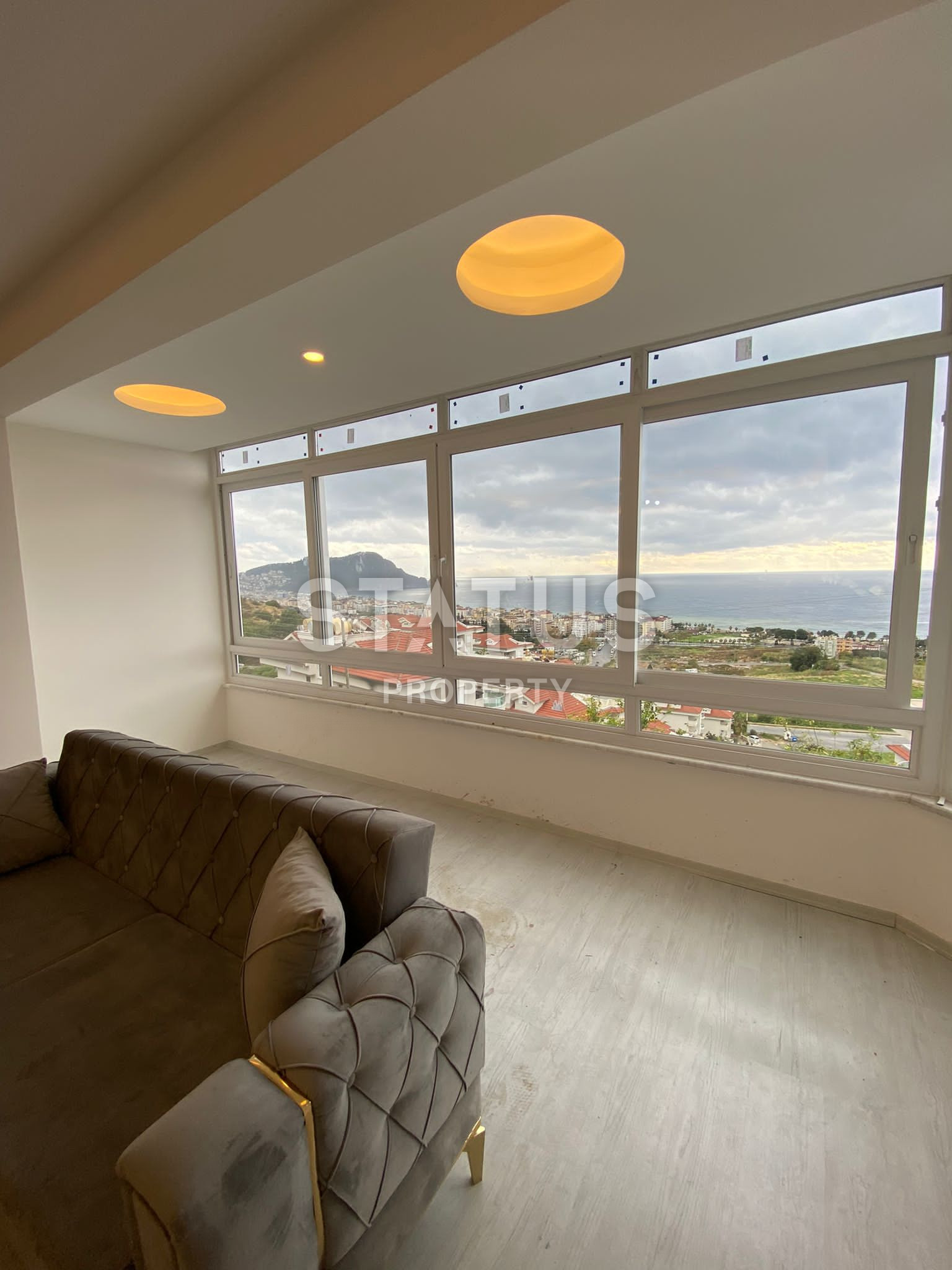 Spacious 3+1 apartment with a great view at a great price in Alanya. 160m2 фото 1