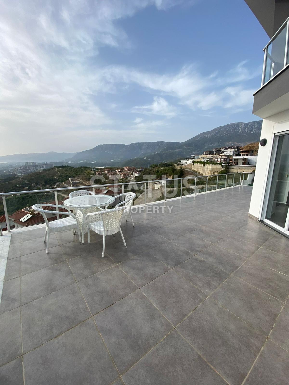 Villa 5+2 in the center of Alanya with a gorgeous view of the sea and the fortress. 330m2 фото 1
