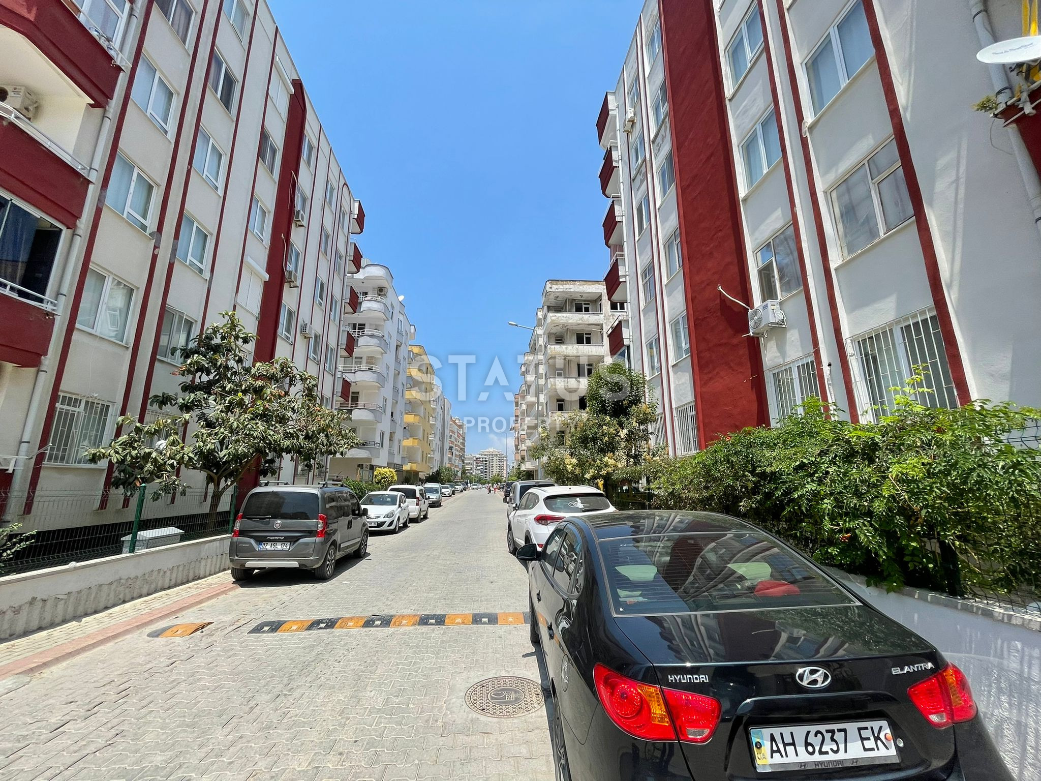 Three-room apartment at an affordable price in Mahmutlar, 150m from the sea. 90m2 фото 1