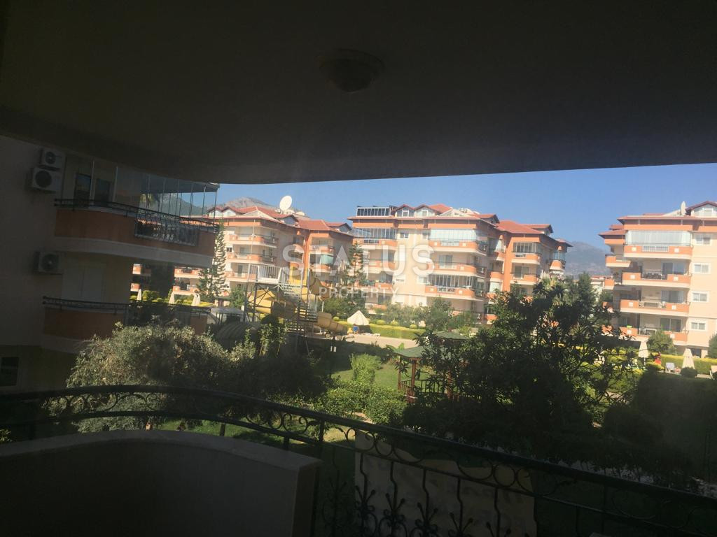 Three-room apartment in a large-scale residential complex with a good location in the OBA area. 115m2 фото 1