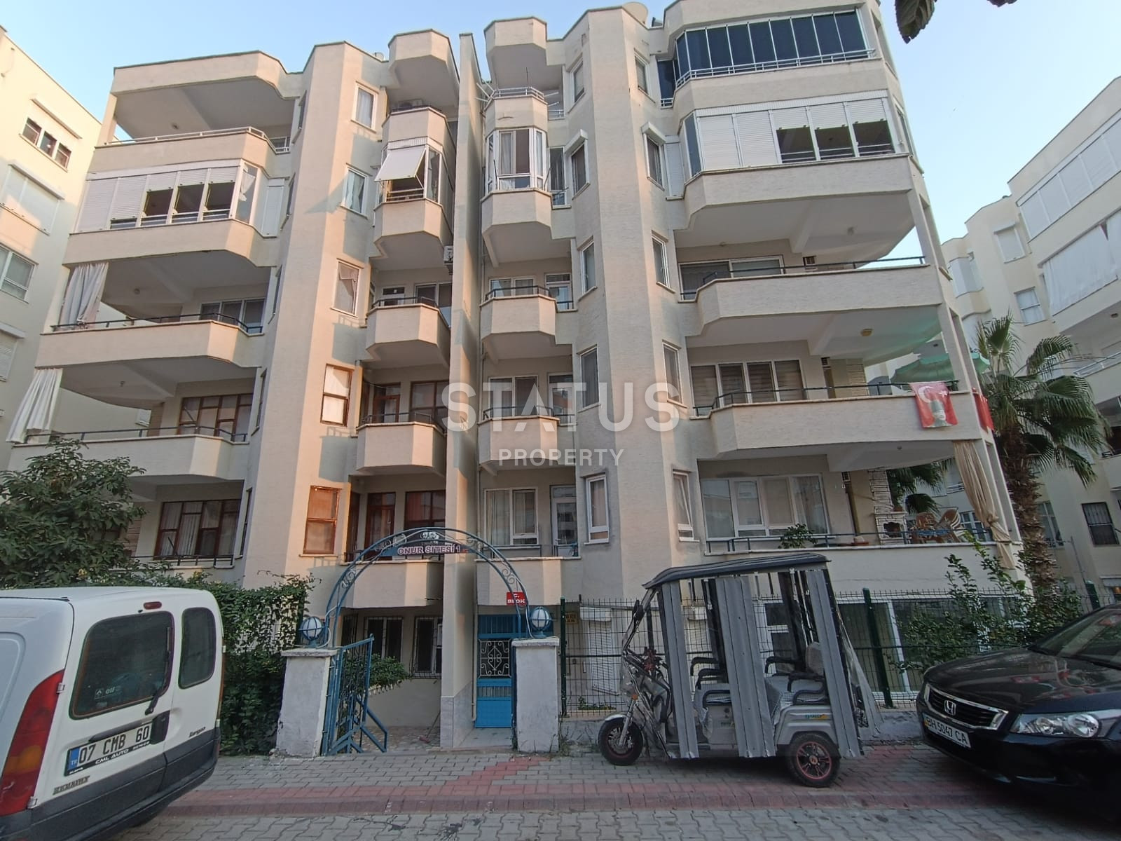 Недорогая трехкомнатная квартира в районе Махмутлар, 100 м2 фото 1