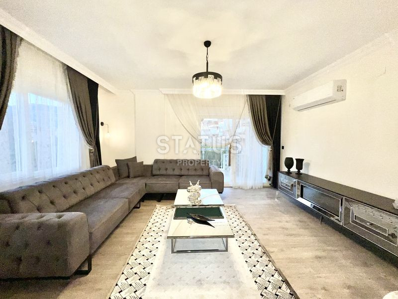 Renovated apartment in an urban-type building with a swimming pool in the center of Alanya. 150m2 фото 1