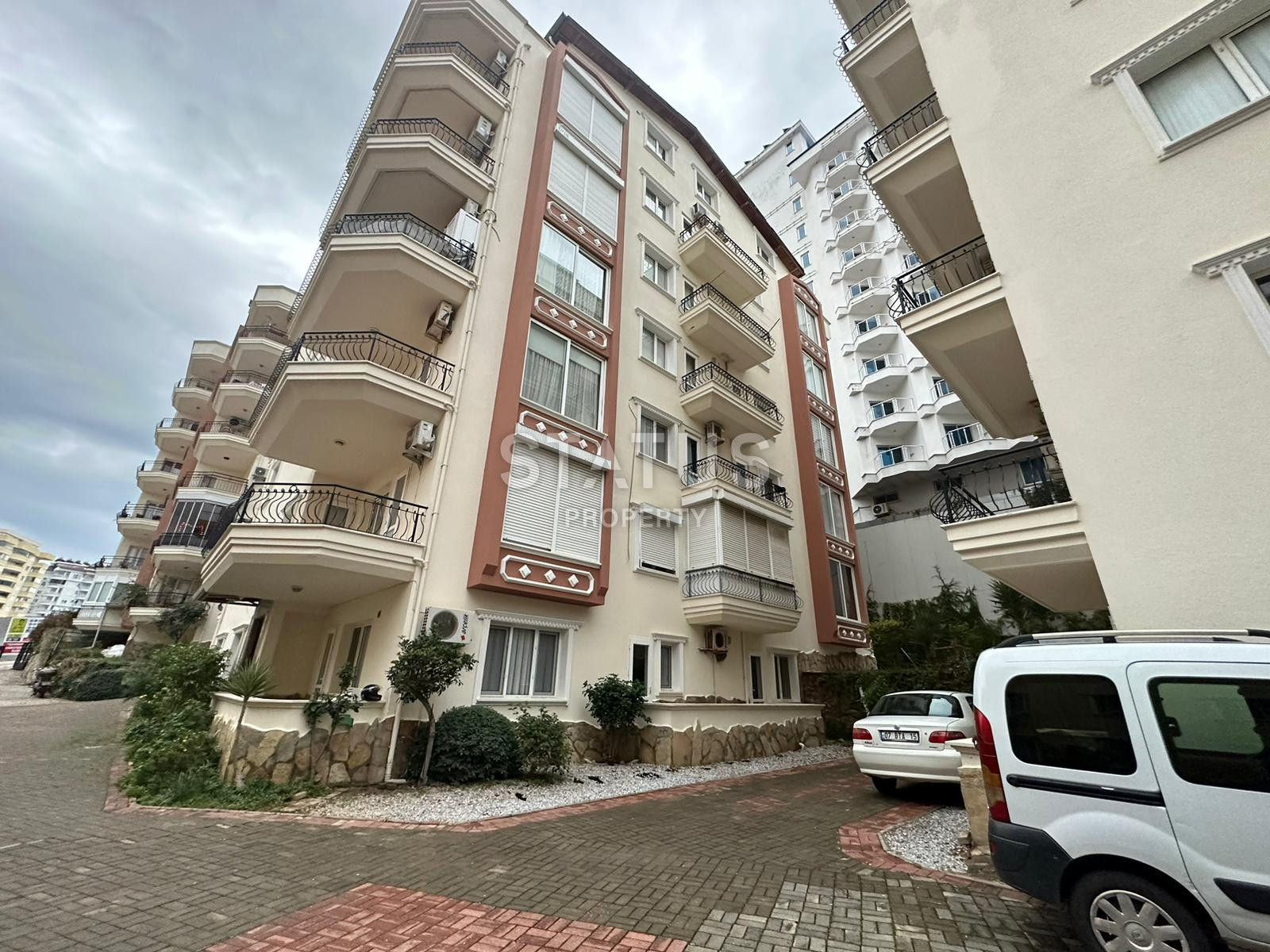 Spacious three-room furnished apartment 200m from the sea in the open area of Tosmur. 110m2 фото 1