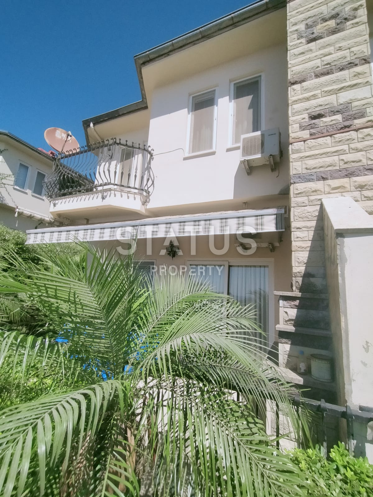 Two-storey villa 3+1 turnkey in the legendary residential complex in a quiet area of Kargicak. 190m2 фото 2