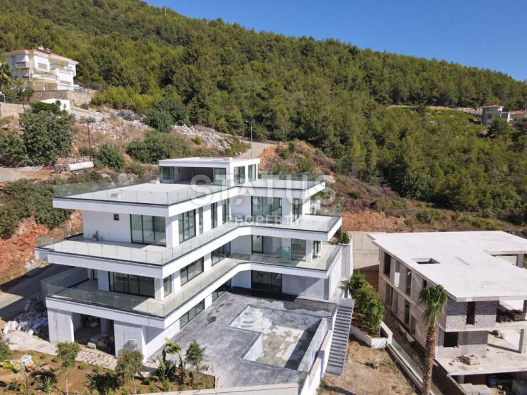 High-tech premium villa in the central part of Alanya in TEPE. 680m2 -1100m2 photos 1
