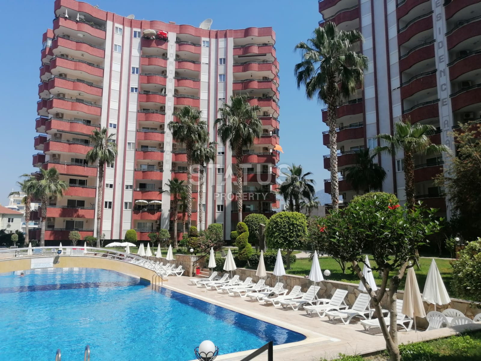 Furnished spacious three-room apartment 5 minutes from the sea in Mahmutlar. 160 m2. фото 1