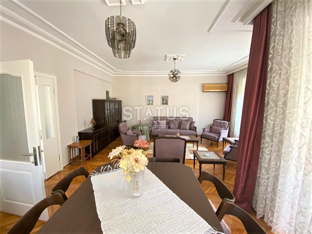 Spacious three-bedroom apartment 50m from the sea in the Tosmur area. 140m2 фото 2