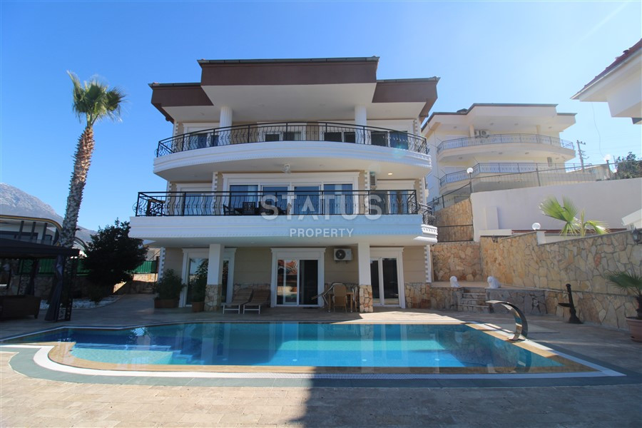 Luxurious villa 6+2 with a study and sea views. 475m2 - 750m2 фото 1