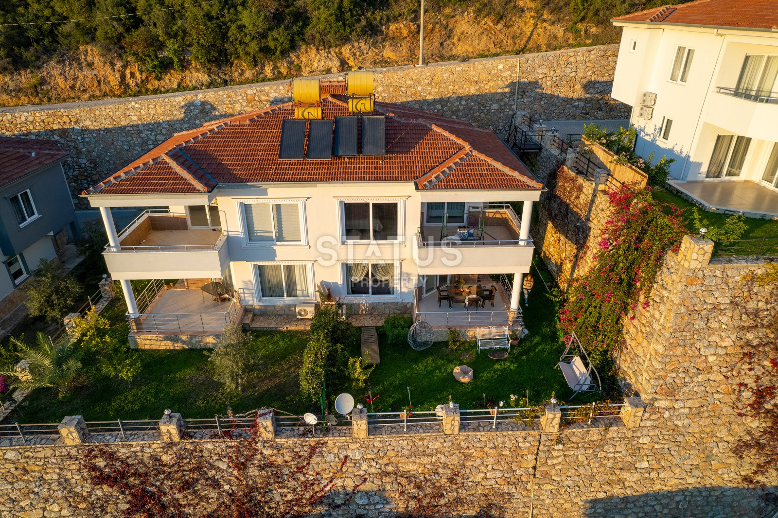 Cozy villa with sea views in the central area of Bektash. 160m2 фото 1