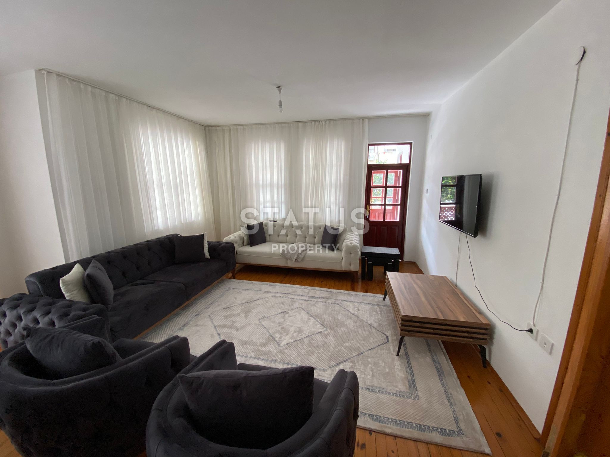 Three-room apartment with a separate kitchen, 150m from the Cleopatra beach. 120m2 фото 2