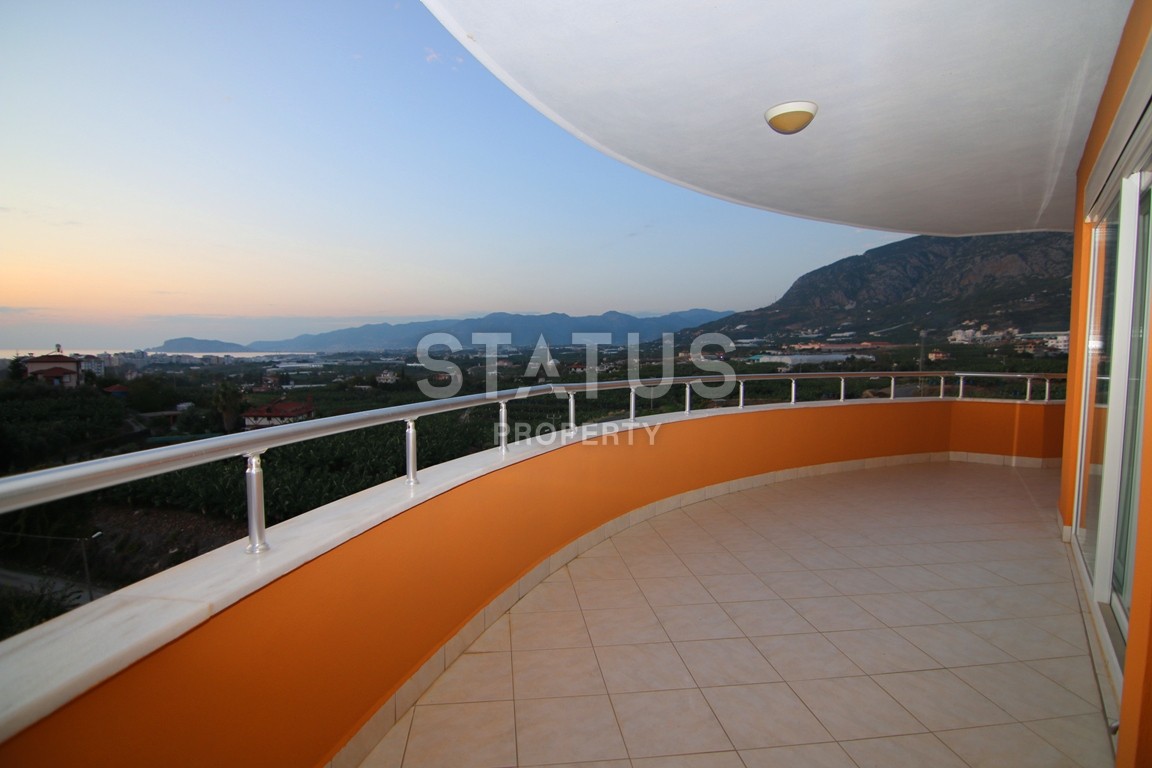 Three-room apartment with excellent sea and mountain views in Mahmutlar, 120 m2 фото 1