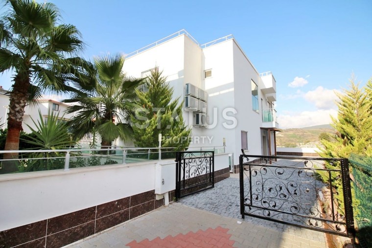 Two-storey spacious villa 5+1 with a private garden and swimming pools in the Kargicak area, 280m2 photos 1