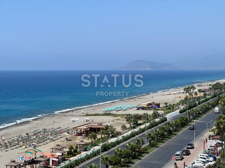 One-bedroom apartment on the first coastline in a complex with hotel infrastructure, 80m2 photos 1