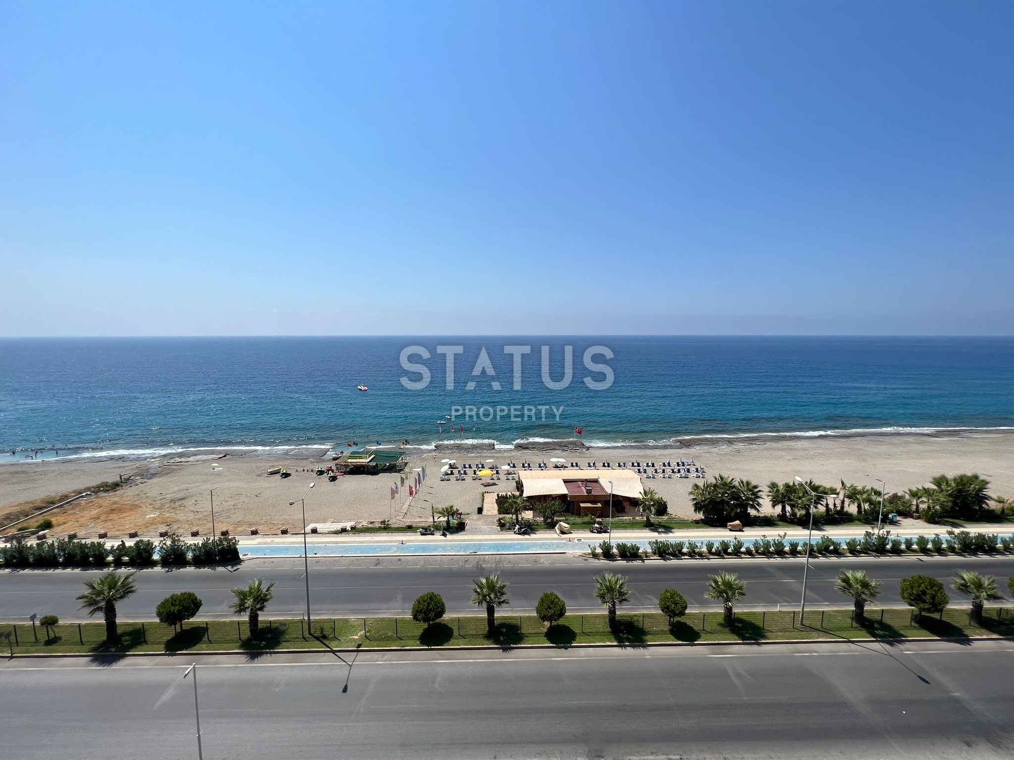 One-bedroom apartment on the first coastline in a complex with hotel infrastructure, 80m2 фото 2
