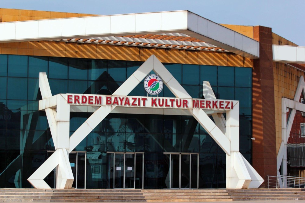 культурный центр Erdem Beyazit в Кепезе, Анталия, Турция