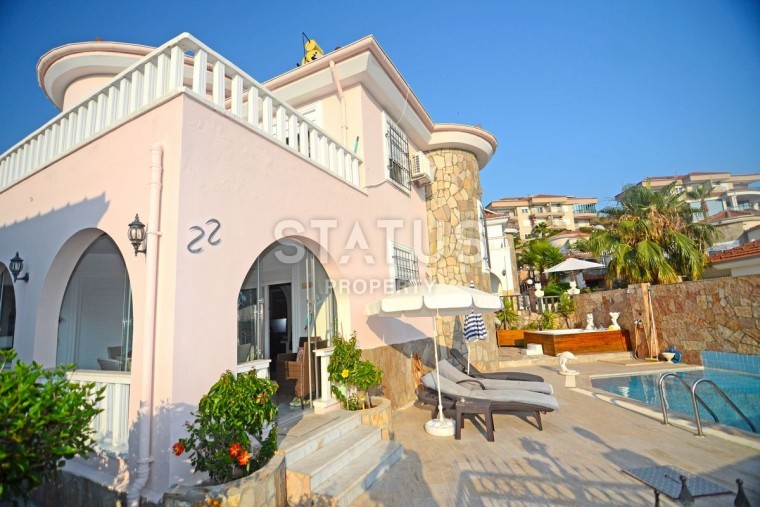 Stunning 3+1 villa with private pool and jacuzzi! Kargicak! 240 sq. m. photos 1