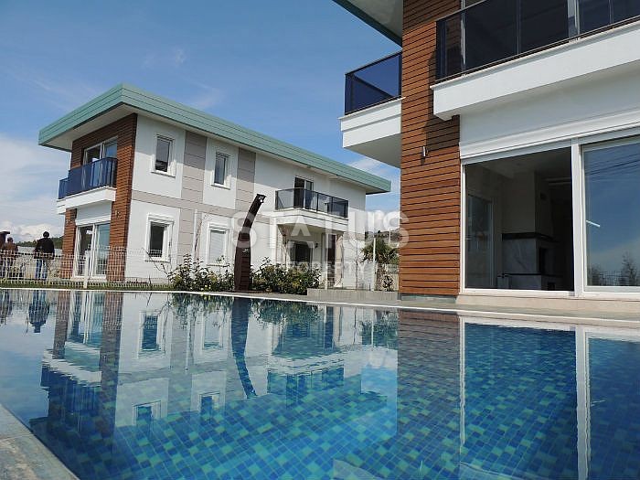 Three luxury - villas on the coast in Demirtas, 455 - 600 m2 фото 1