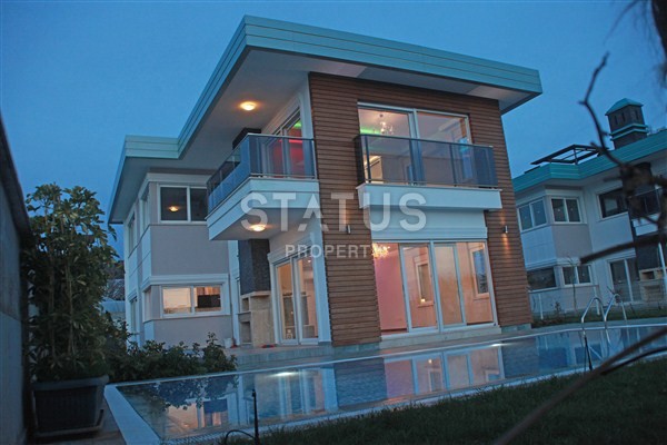 Three luxury - villas on the coast in Demirtas, 455 - 600 m2 фото 2