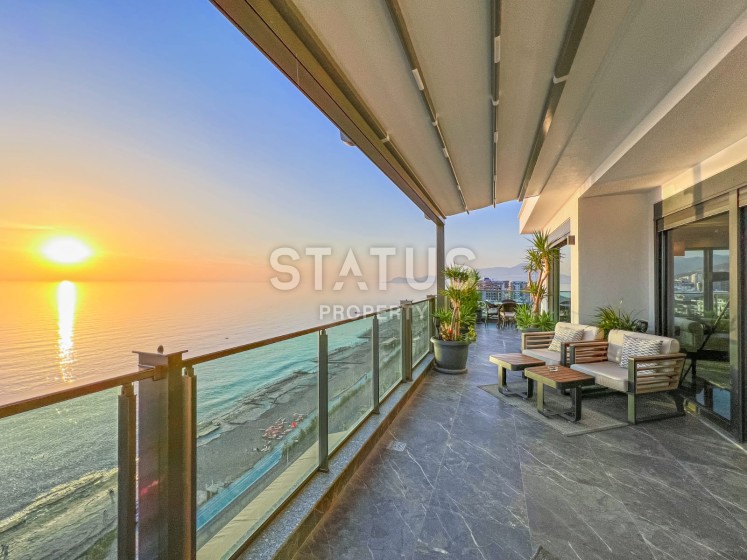 Luxury penthouse on the seafront, 250 m2 photos 1