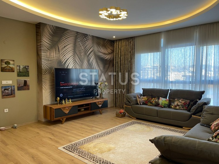 Spacious apartment 3+1 in Mahmutlar, 170 m2 photos 1