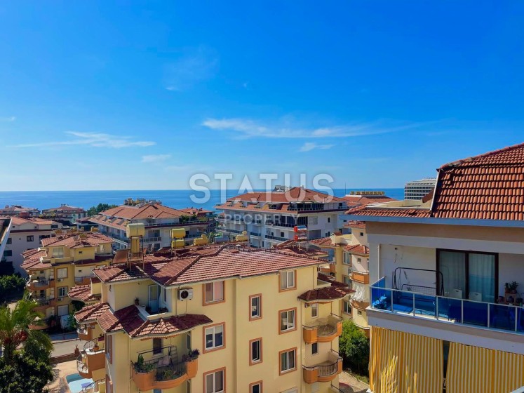 Penthouse with sea view in Kestel, 145 m2 photos 1