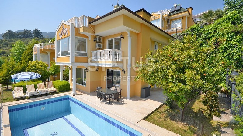 Villa 4+1 with furniture and sea views, Alanya. 220 sq. m. фото 1